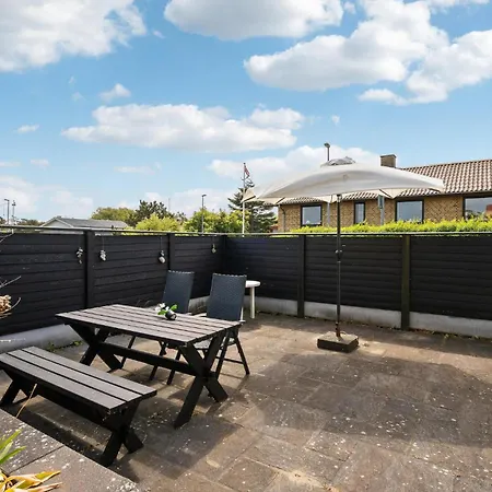 Pet Friendly In * Norre Nebel