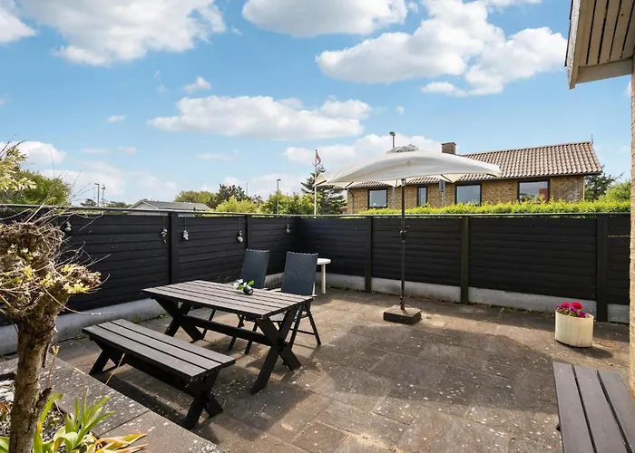 Pet Friendly In * Norre Nebel